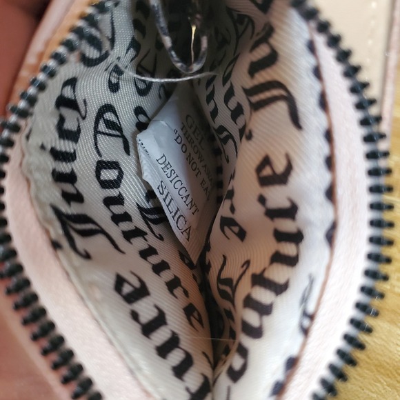 Juicy Couture Powder Blush Flawless L-Zip‎ Card Case Wallet NWT Heart Logo - Picture 5 of 6